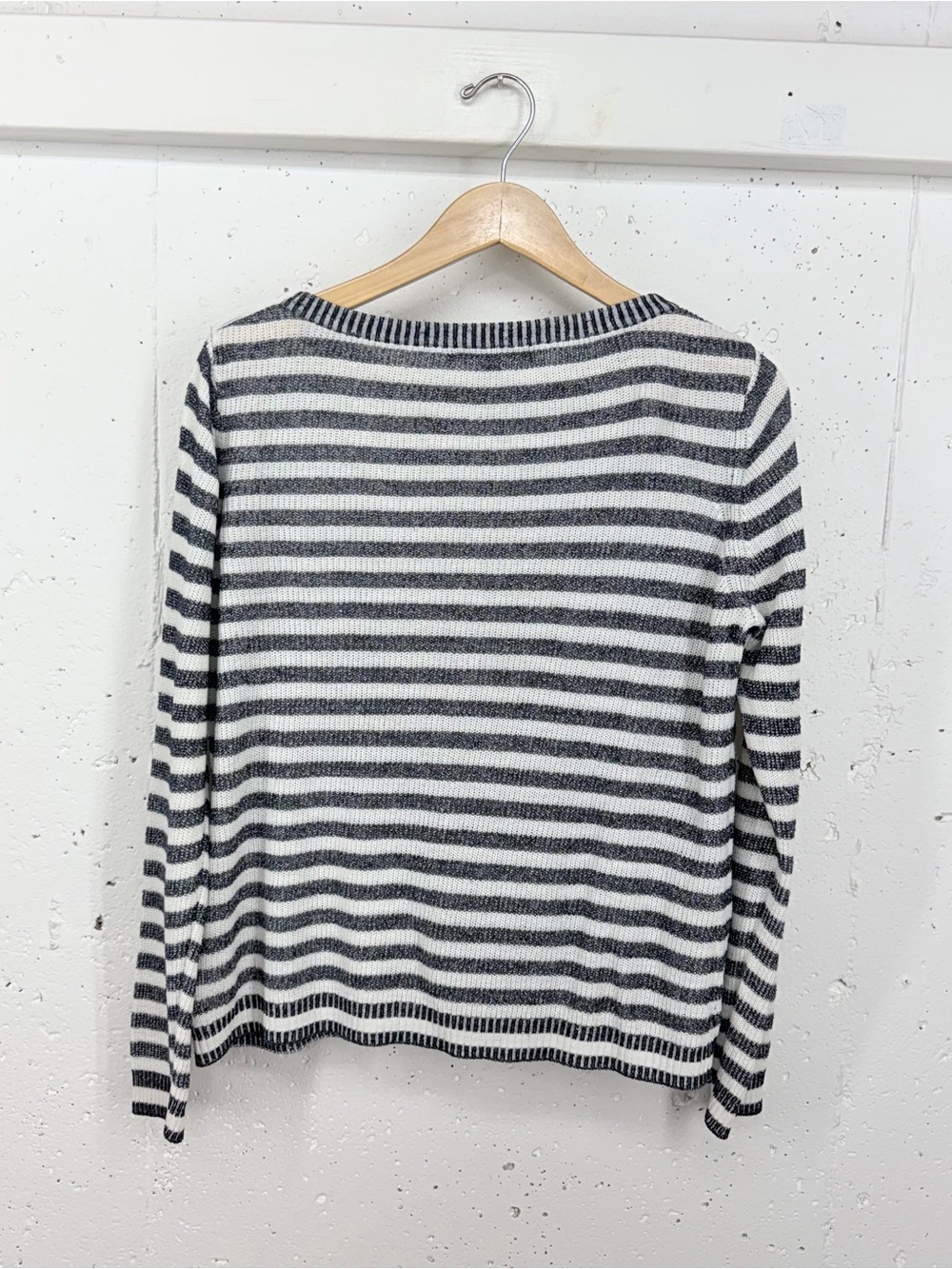 Brooks Brother 346 Women’s Medium Navy Blue White Striped Boatneck Sweater - Picture 4 of 10